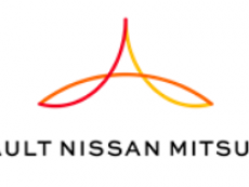 Жан-Доминик Сенард, Председател на Renault, Хирото Саикава, CEO на Nissan, Тиери Болоре, CEO на Renault и Осаму Масуко, CEO на Mitsubishi Motors, обявиха намеренията си да основат нов управленски борд
