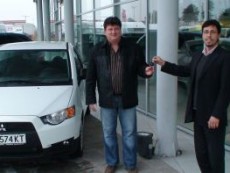 Печелившият от анкетата на Автомобилен салон Пловдив 2010 получи ключовете за новия си Mitsubishi COLT