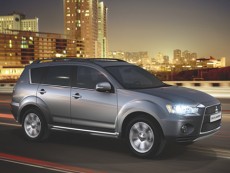 През месец Юли Mitsubishi Motors предлага фантастични оферти за автомобили на склад.