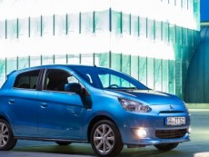 Подиум за Mitsubishi Motors Подиум за Mitsubishi Motors