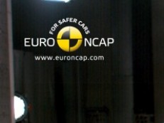 5 звезди за Mitsubishi Outlander PHEV от краш-тестовете на Euro NCAP 2013 г.