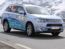 Mitsubishi Outlander PHEV  на рали Монте Карло 2014