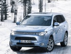 Приключиха 8 седмици тестове на Outlander PHEV при студ в Русия