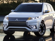 Моделна линия Mitsubishi Motors на автомобилното изложение в Париж 2014г.