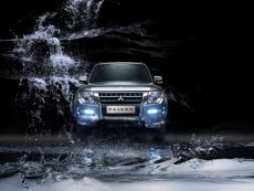 MITSUBISHI MOTORS чества 3-милионния Pajero